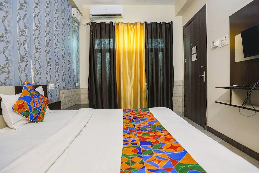 Праяградж: Fabhotel Royal Stay Inn