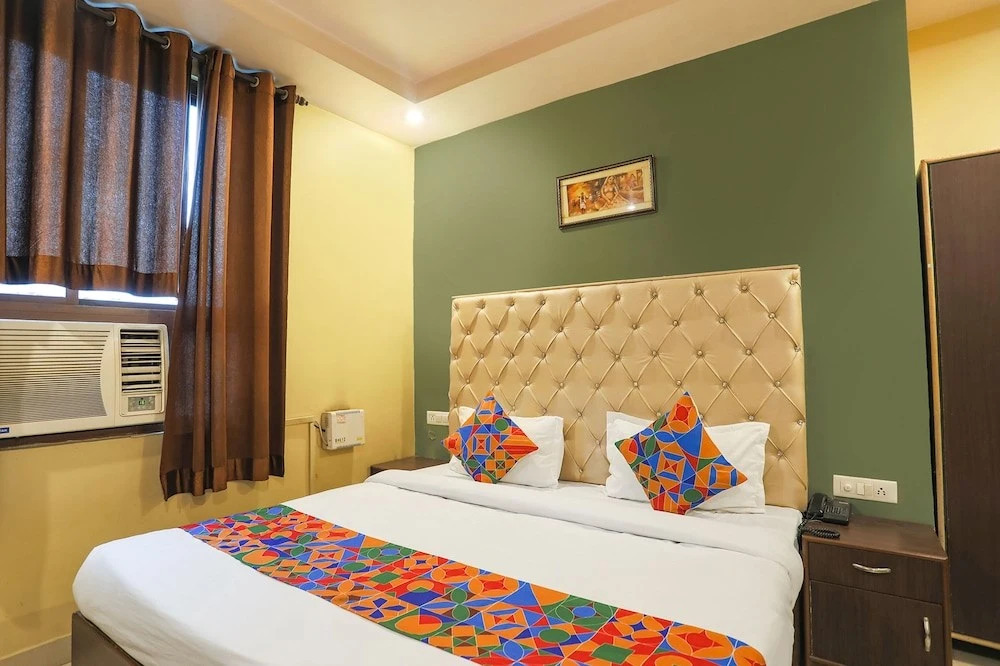 Праяградж: Fabhotel Dps International