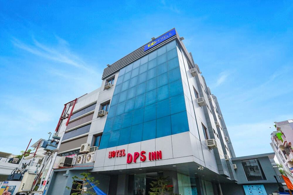 Праяградж: Fabhotel Dps International