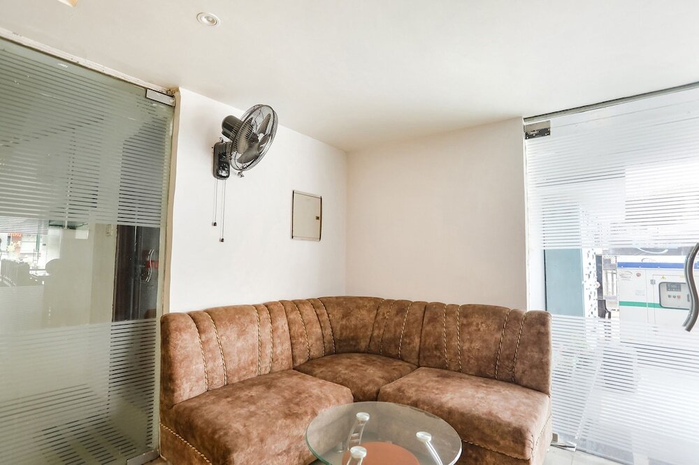 Праяградж: Fabhotel Dps International