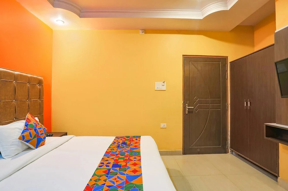 Праяградж: Fabhotel Dps International