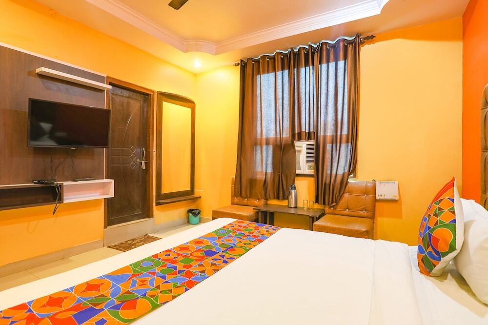 Праяградж: Fabhotel Dps International
