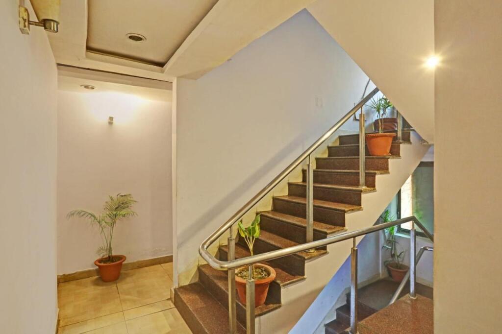 Праяградж: OYO Flagship 806925 R Inn Palace