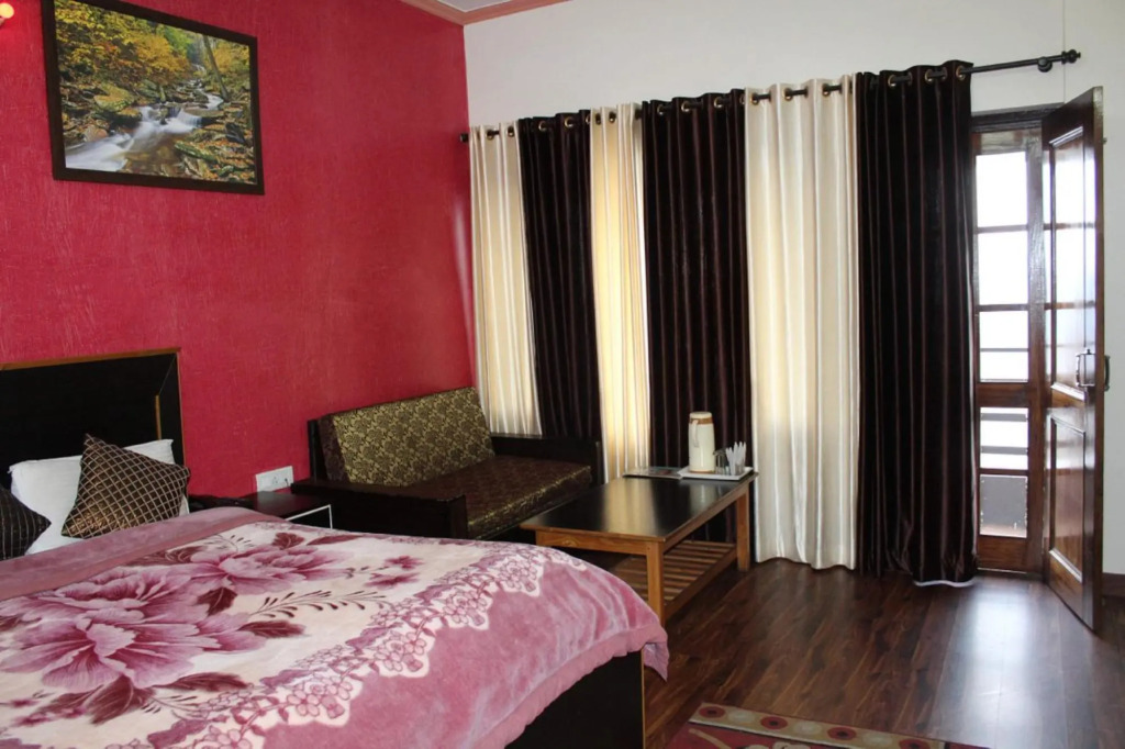 Сукха: Hotel Himadri Almora