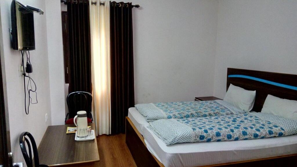 Сукха: Hotel Himadri Almora