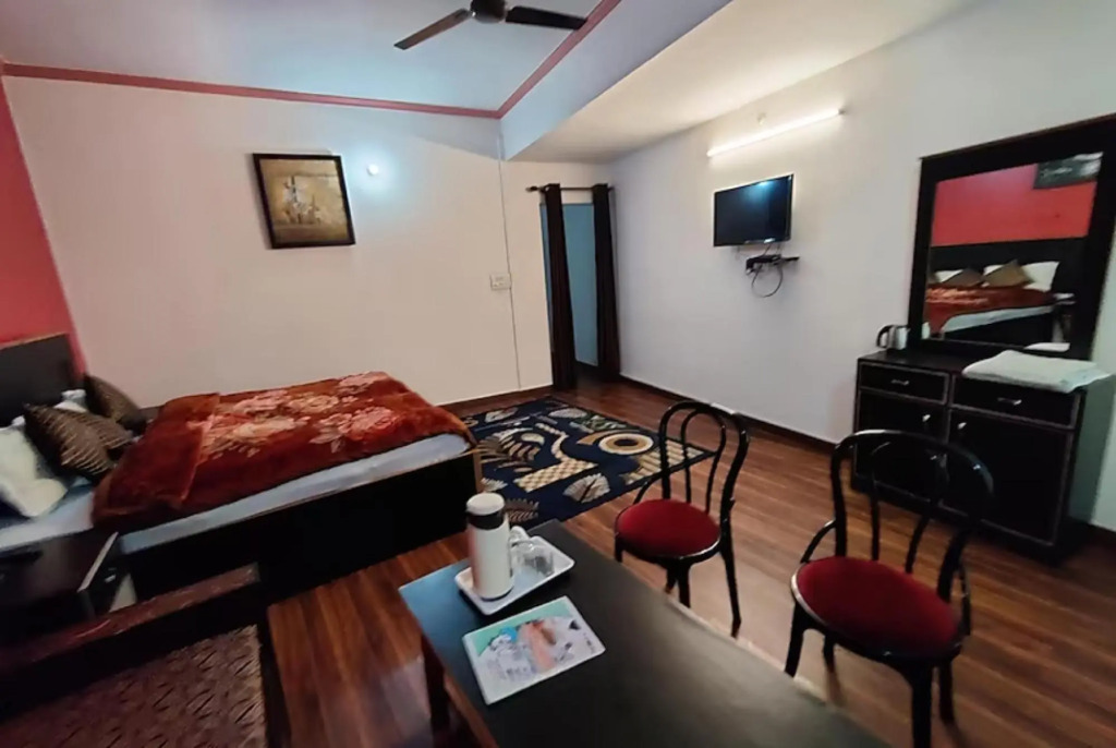 Сукха: Hotel Himadri Almora