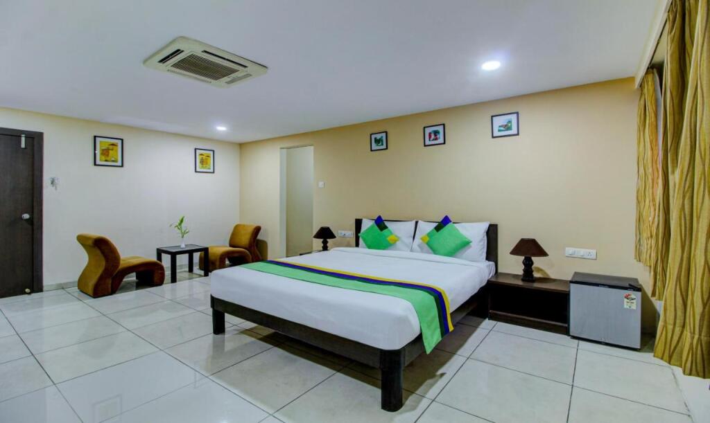 Пуна: Treebo Trend La Paradise, Pune