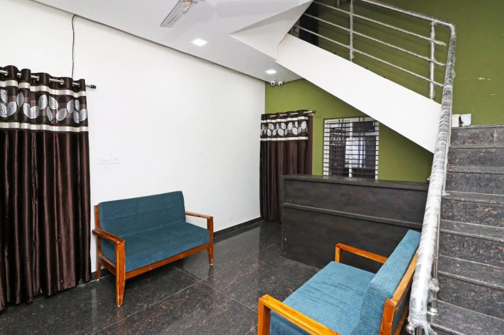 Райпур: OYO 18966 Krishna Hotel And Restaurant