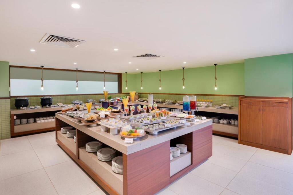 Раджкот: Lemon Tree Hotel Rajkot