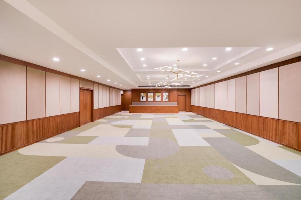 Раджкот: Lemon Tree Hotel Rajkot