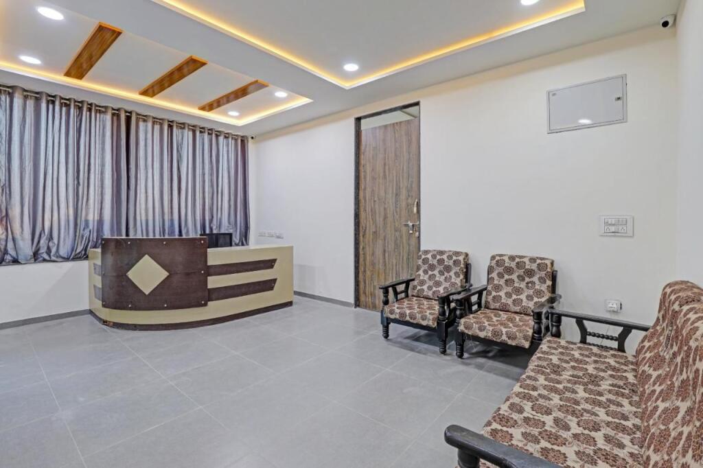 Раджкот: OYO Flagship 806254 Hotel King's Land
