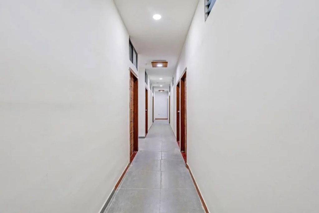 Раджкот: OYO Flagship 806254 Hotel King's Land