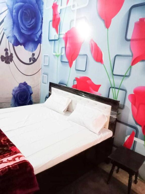 Крепость Ramnagar: OYO 702177 The Diamond Guest House
