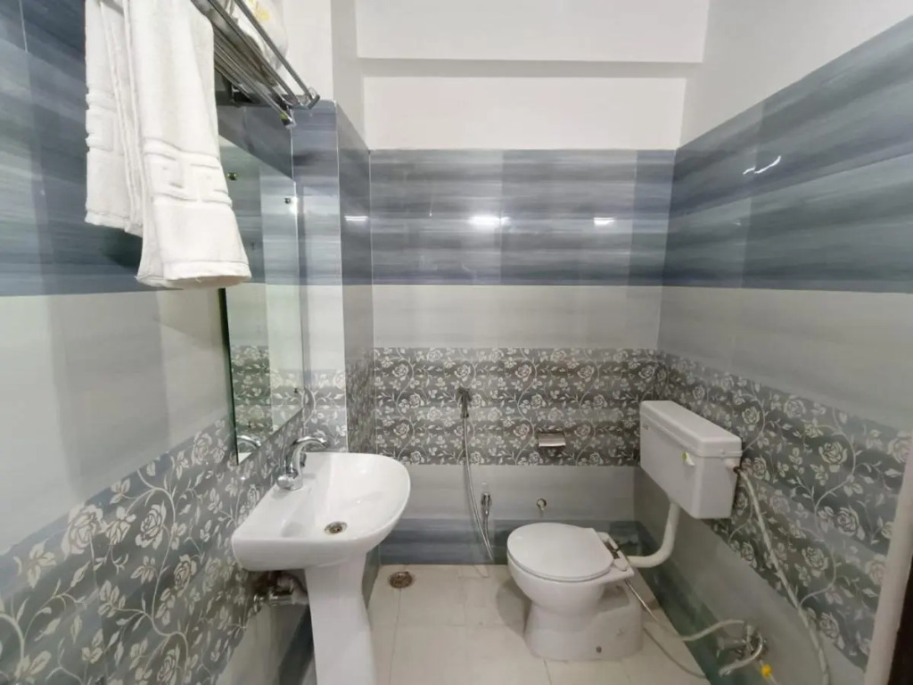 Праяградж: Hotel Aman Residency
