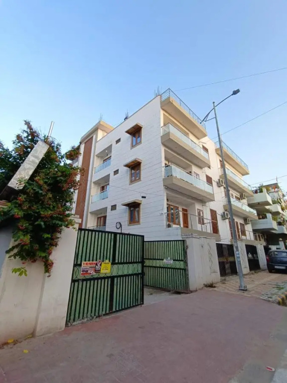 Праяградж: Hotel Aman Residency
