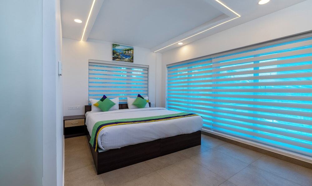 Аллеппи: Treebo vSaffron Regency,Punnamada Lake