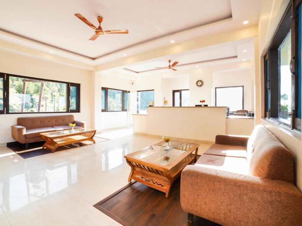 Раникхет: Boros Resorts Binsar