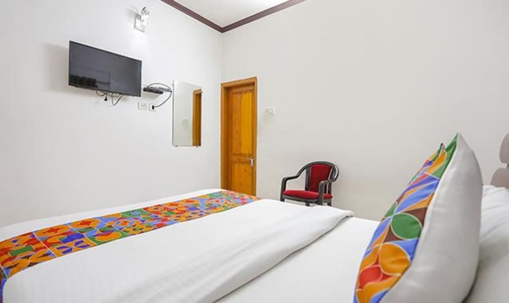 Сарнатх: Fabhotel Lotus Inn
