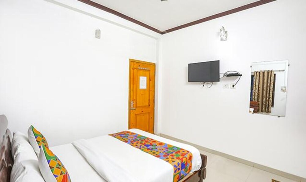 Сарнатх: Fabhotel Lotus Inn