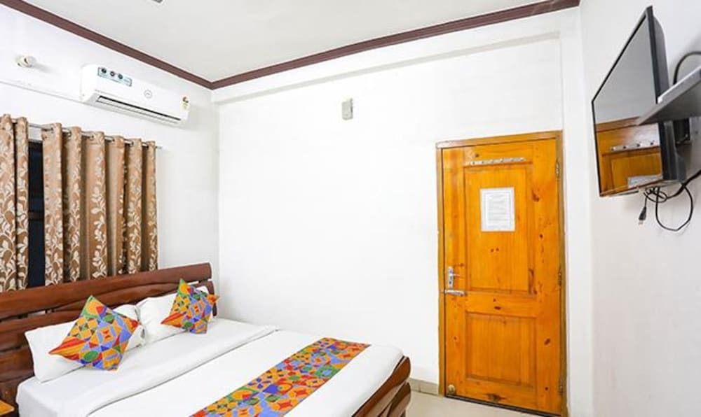 Сарнатх: Fabhotel Lotus Inn