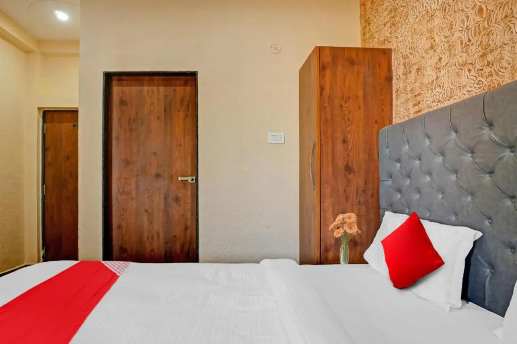 Сарнатх: OYO Flagship 806935 Maharaja Resort
