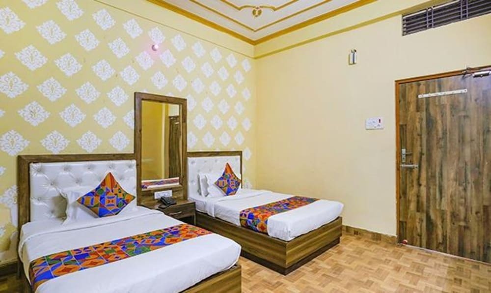 Сарнатх: Fabhotel Shivam Palace
