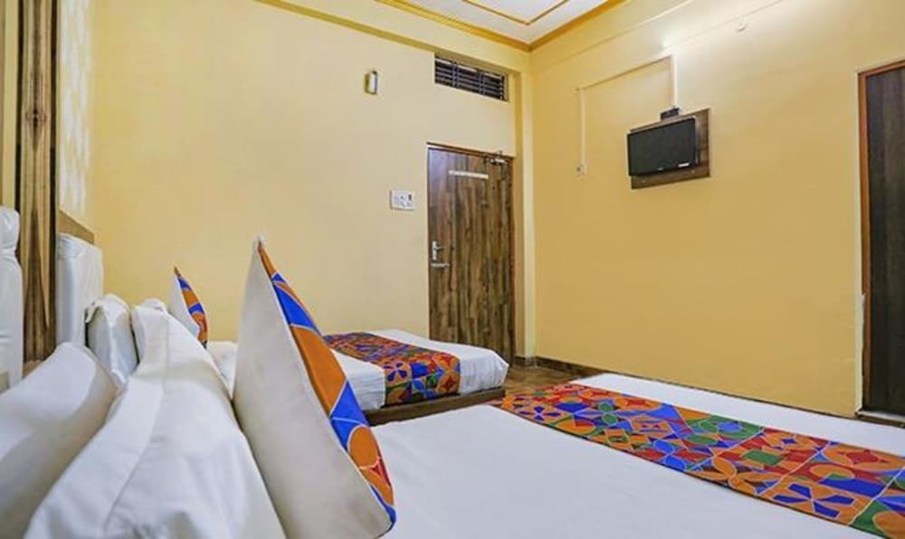 Сарнатх: Fabhotel Shivam Palace