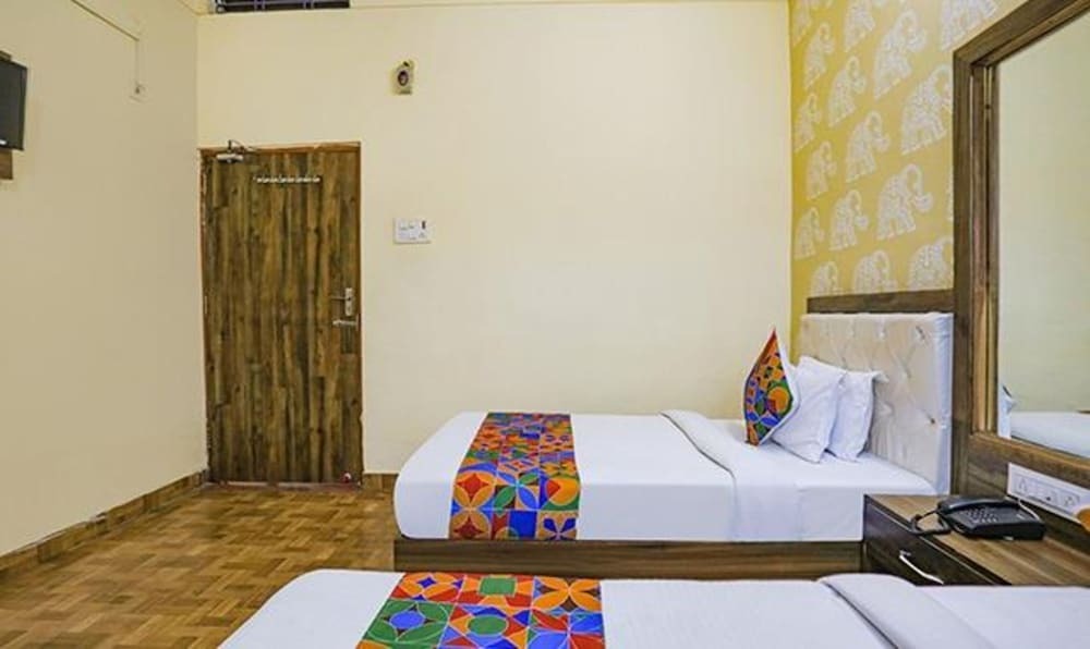 Сарнатх: Fabhotel Shivam Palace