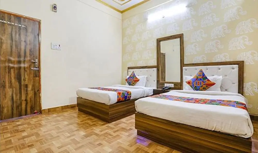 Сарнатх: Fabhotel Shivam Palace