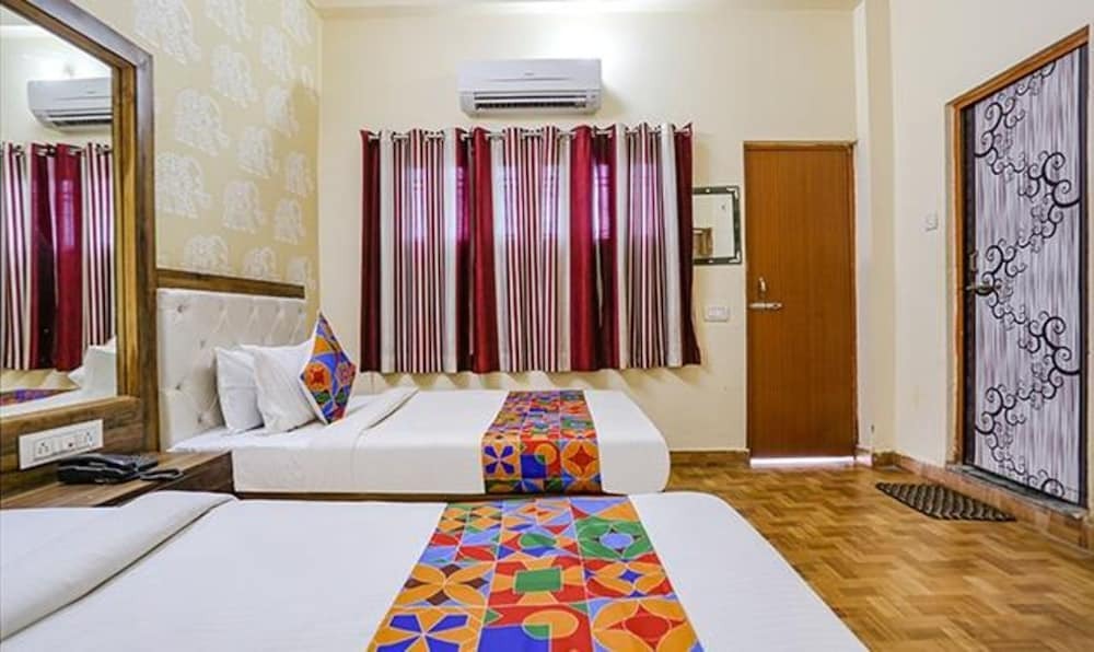 Сарнатх: Fabhotel Shivam Palace