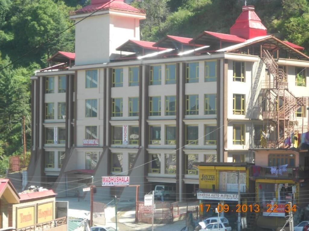 Шимла: The Grand Madhushala Shimla
