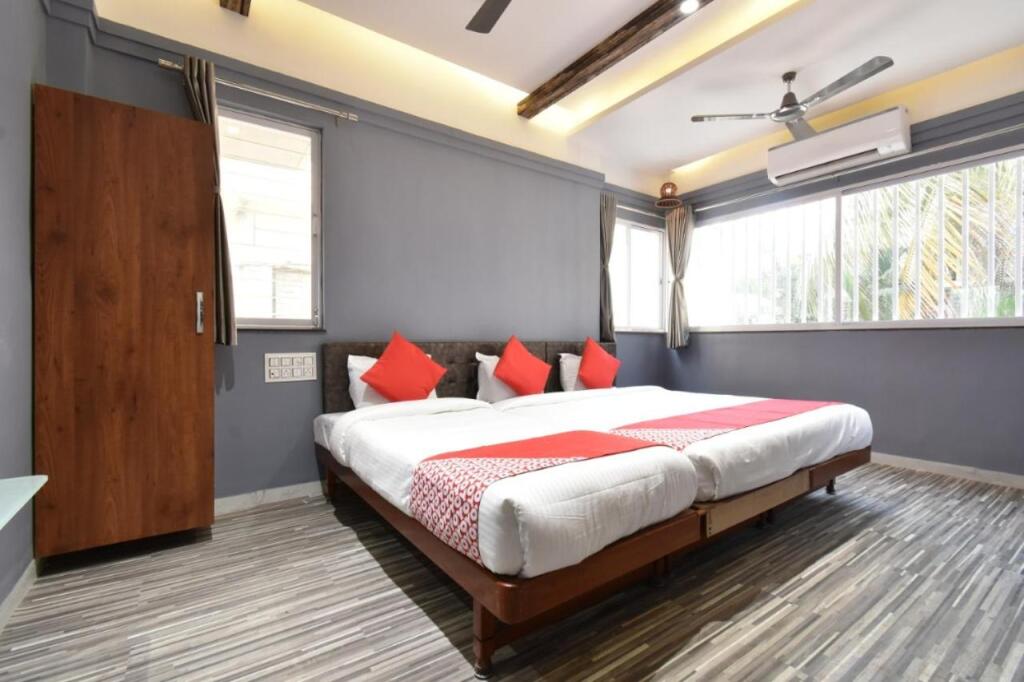 Солапур: Hotel Ashirwad, Solapur