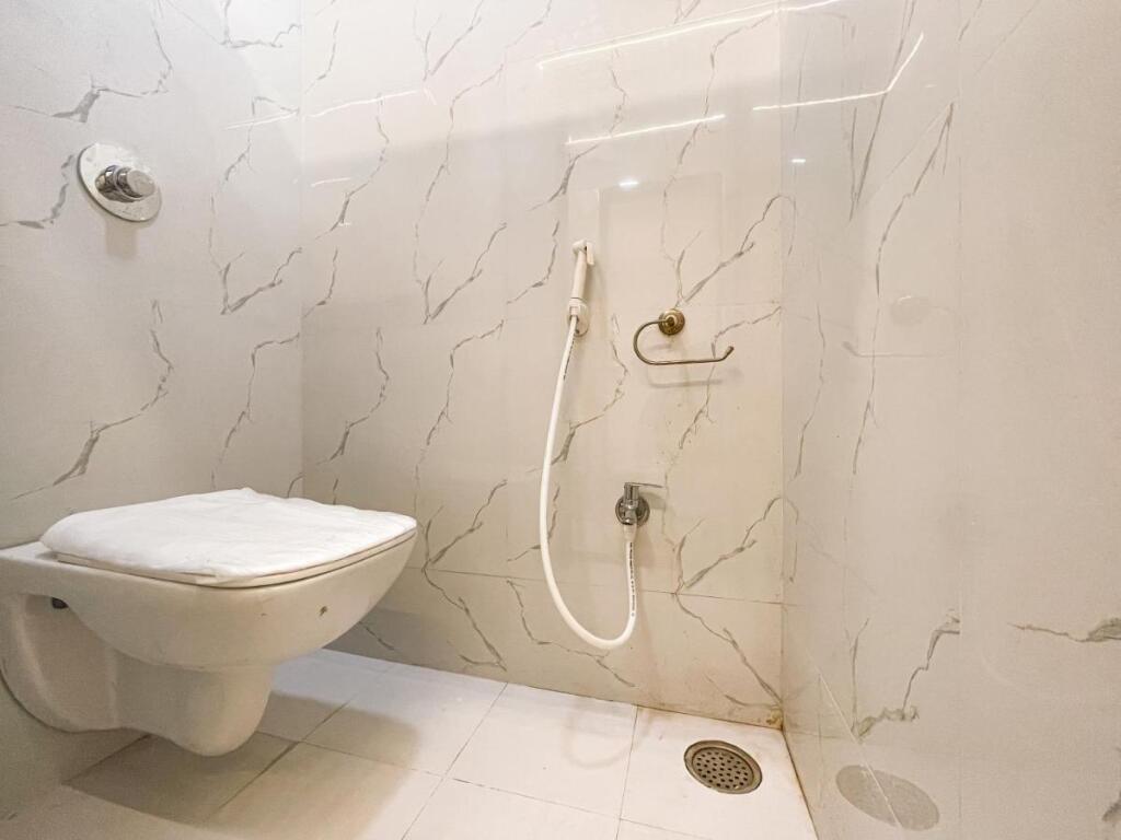 Солапур: Hotel Ashirwad, Solapur