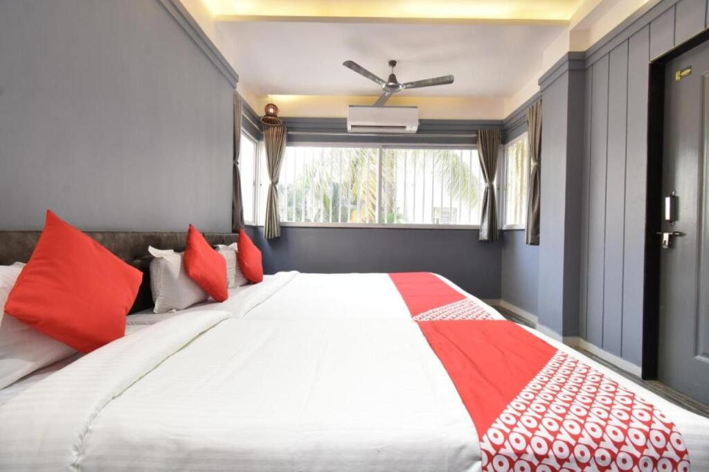 Солапур: Hotel Ashirwad, Solapur