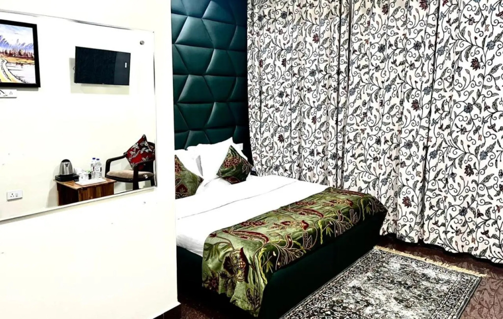 Шринагар: Wood Venture Residency By Stay Pattern
