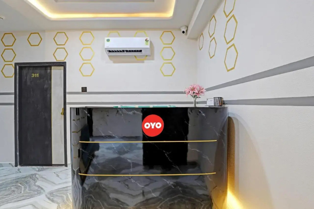Сурат: OYO Flagship 808117 Hotel La Quinta