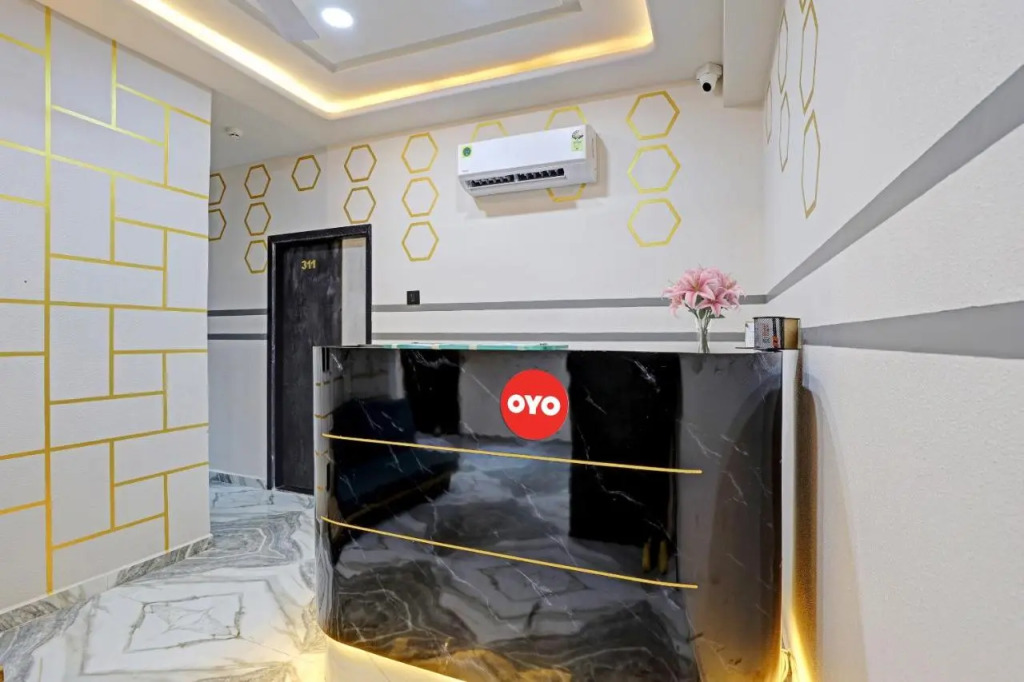 Сурат: OYO Flagship 808117 Hotel La Quinta