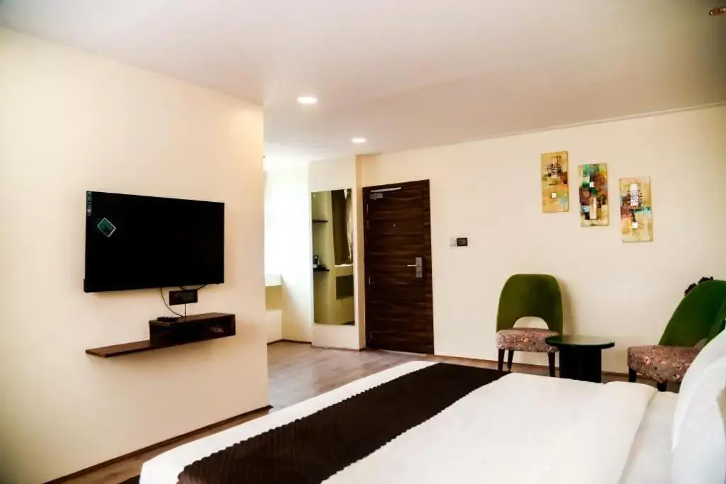 Шиллонг: Hotel Cloud Social