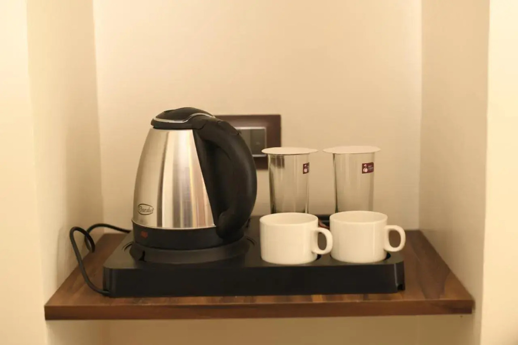 Шиллонг: Hotel Cloud Social