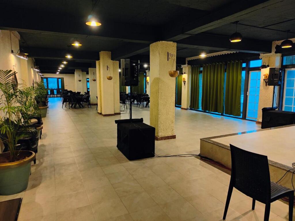 Шиллонг: Hotel Acropolis