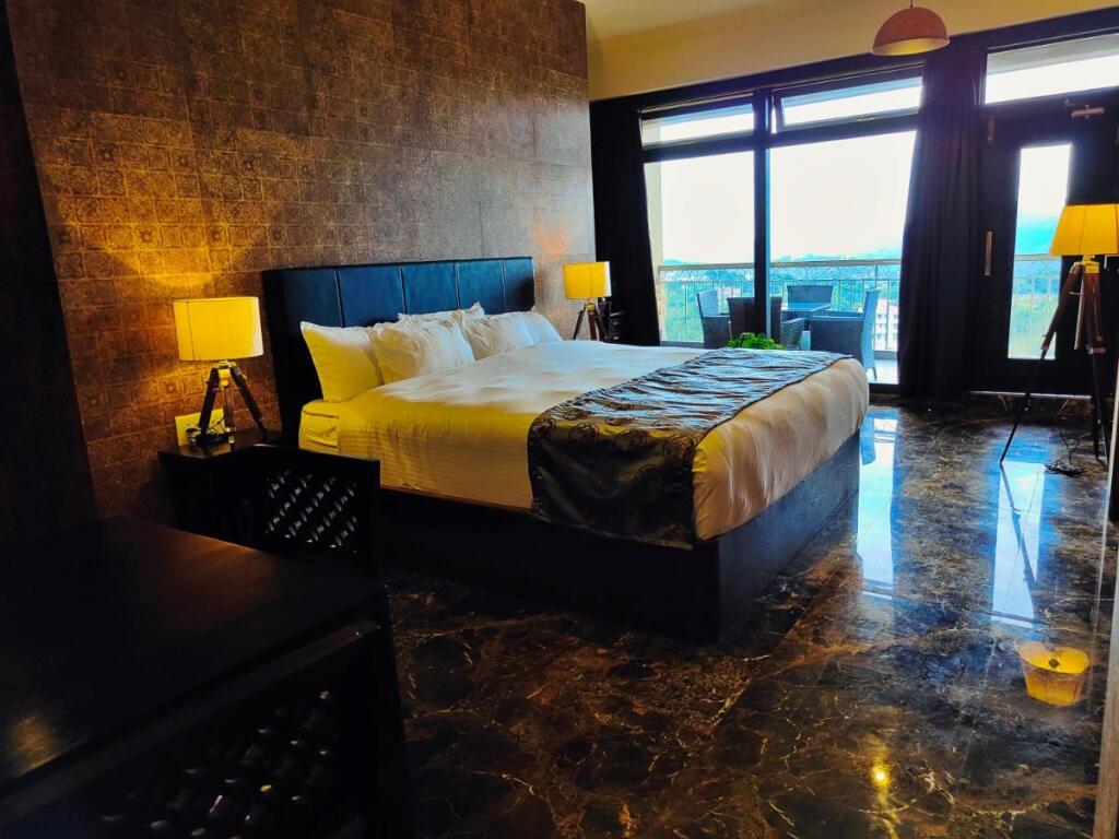 Шиллонг: Hotel Acropolis