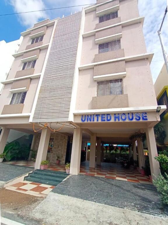 Ширди: Hotel United House