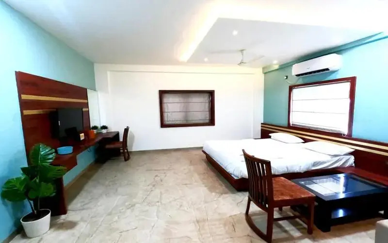 Ширди: Hotel United House