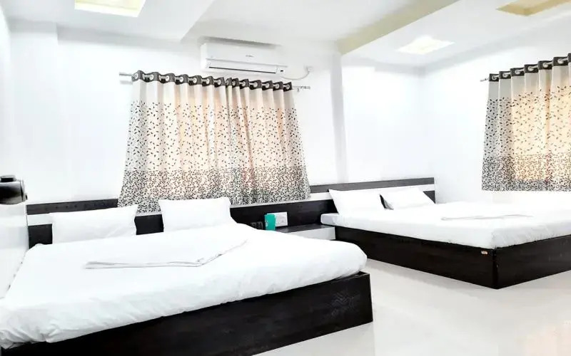 Ширди: Hotel United House