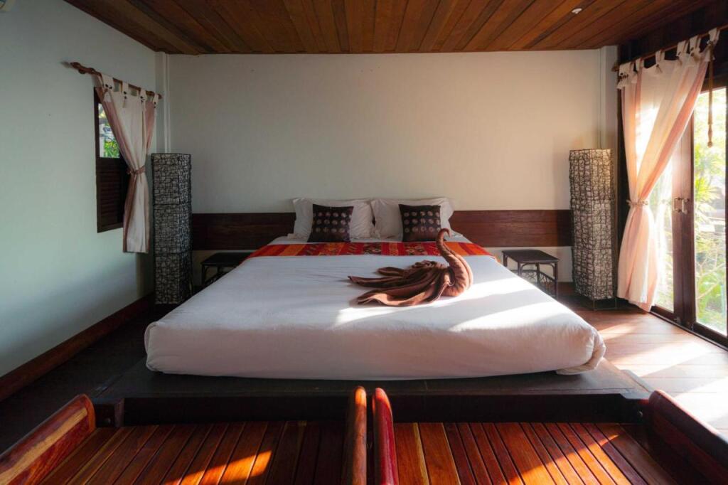 Сирса: Oyo 91669 Hotel Swagtam