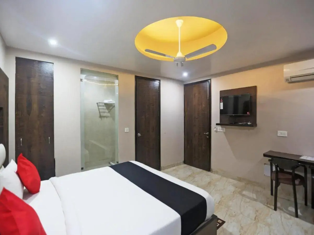 Тхане: Capital O72524 Hotel Rr Boutique
