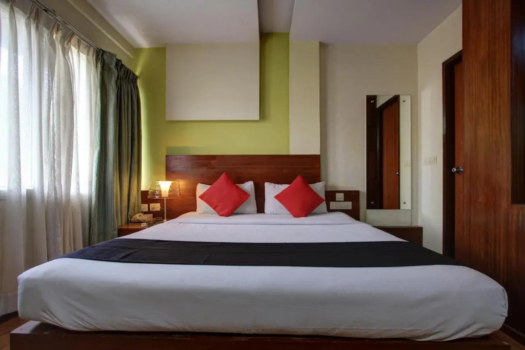 Тхане: Capital O72524 Hotel Rr Boutique