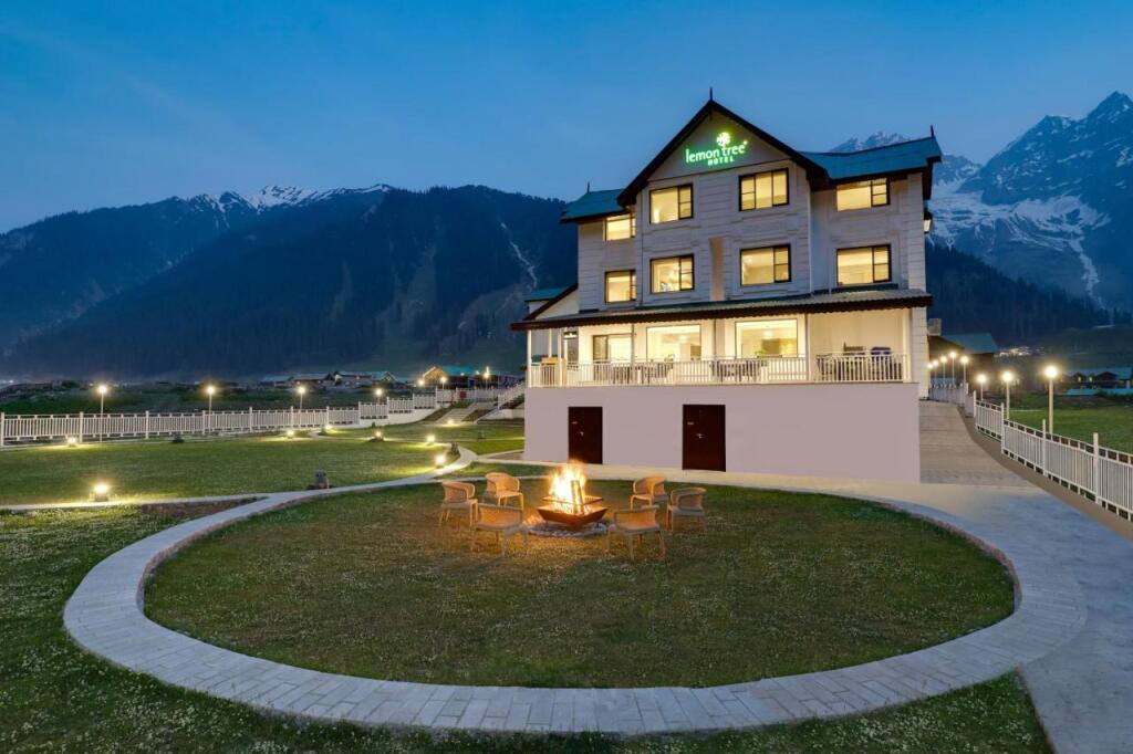 Пахалгам: Lemon Tree Hotel Sonmarg