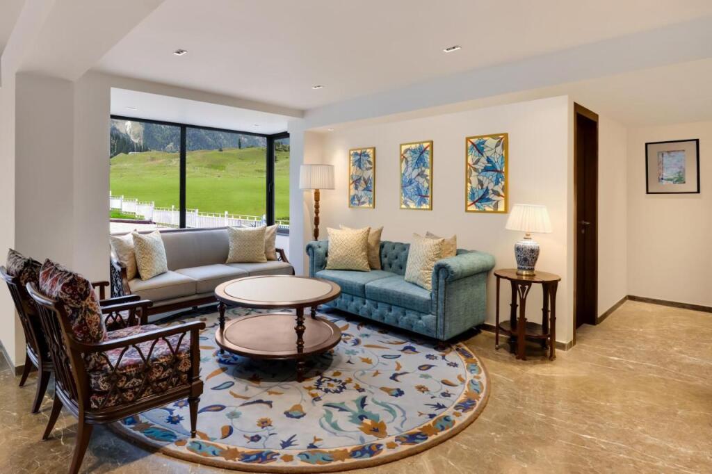 Пахалгам: Lemon Tree Hotel Sonmarg