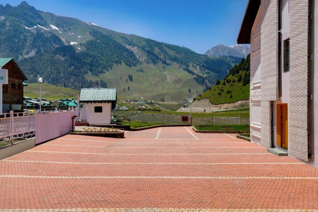 Пахалгам: Lemon Tree Hotel Sonmarg